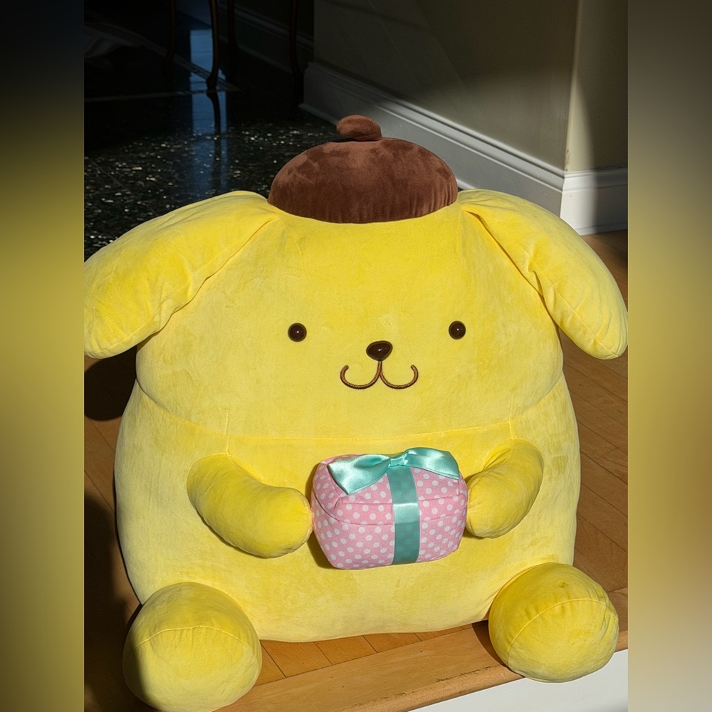 New Large Sanrio Pompompurin plush toy. 24inch